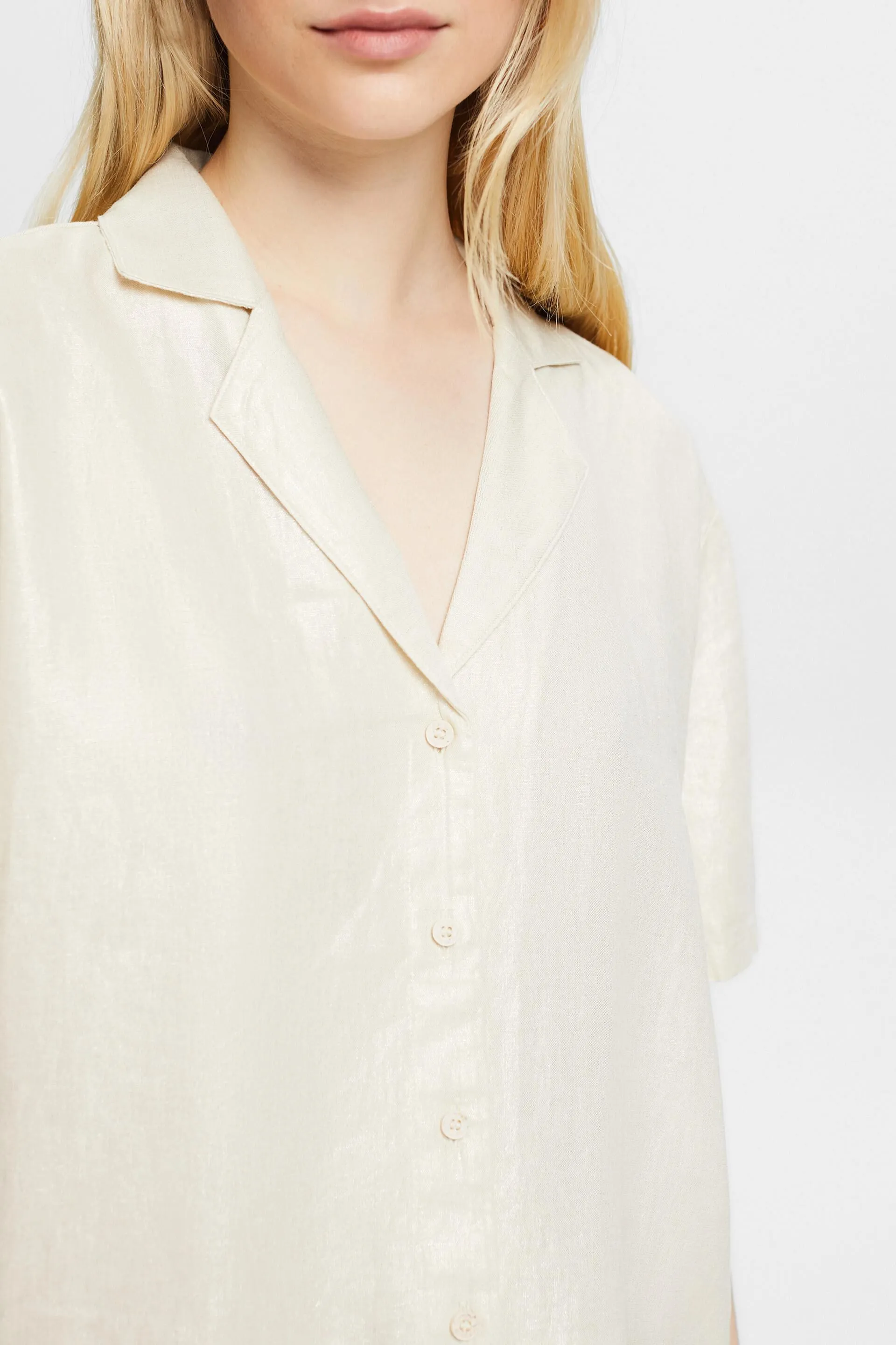 Blusa con cuello cubano