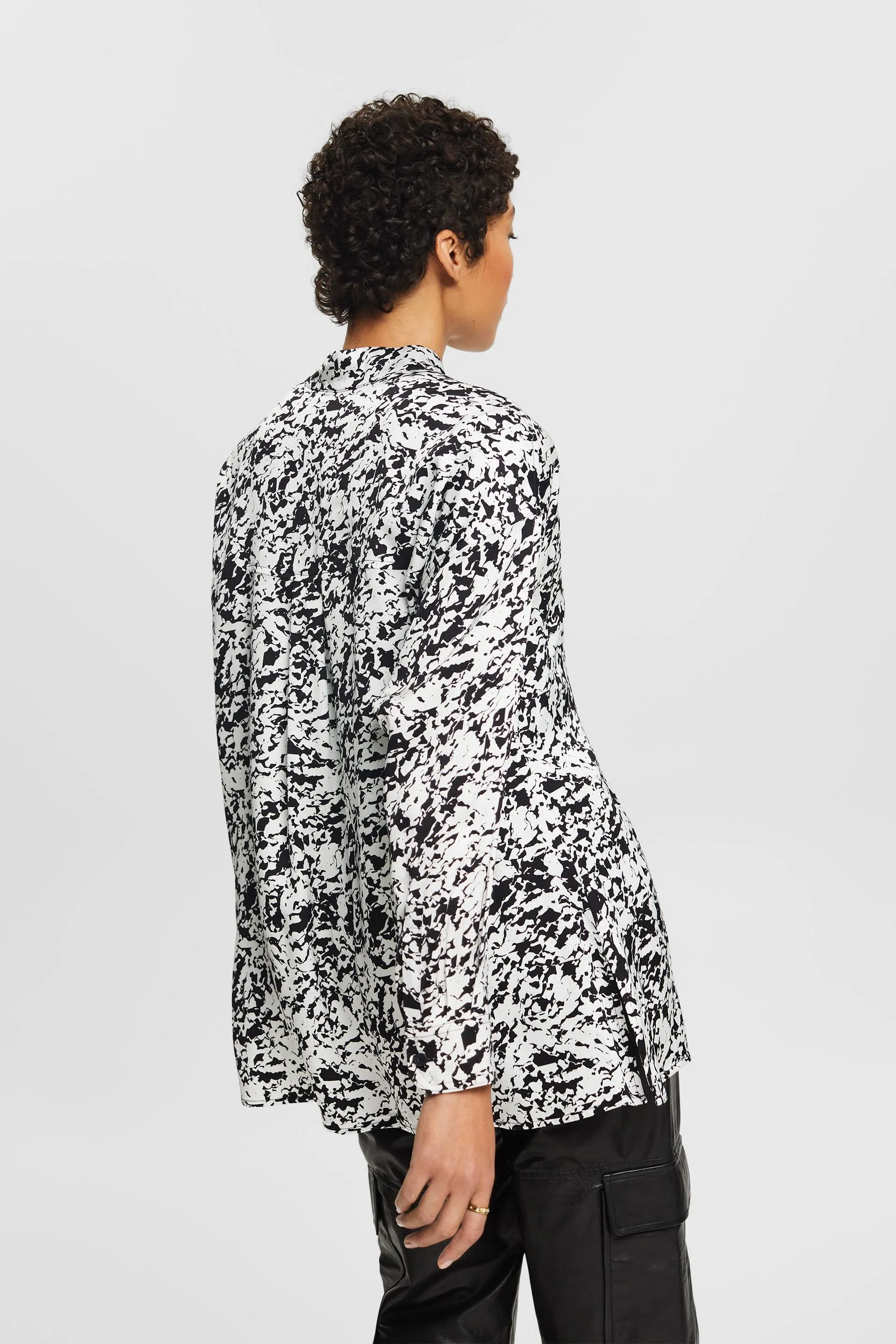 Blusa de satén con estampado
