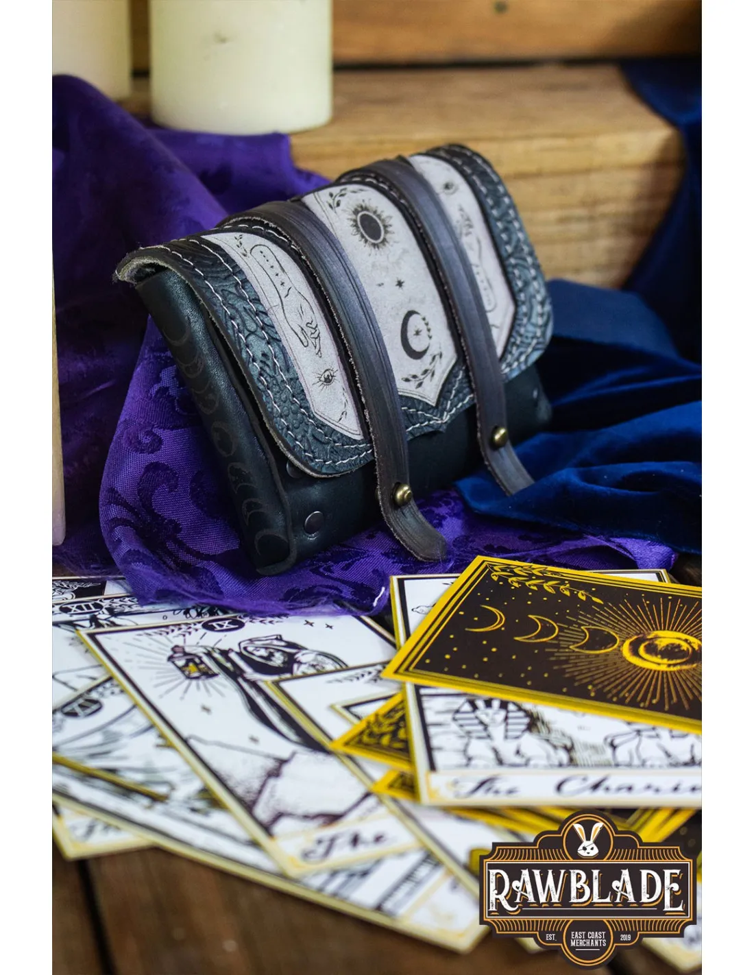 BOLSA Y BARAJA DEL TAROT DEL ENCANTAMIENTO  NEGRA