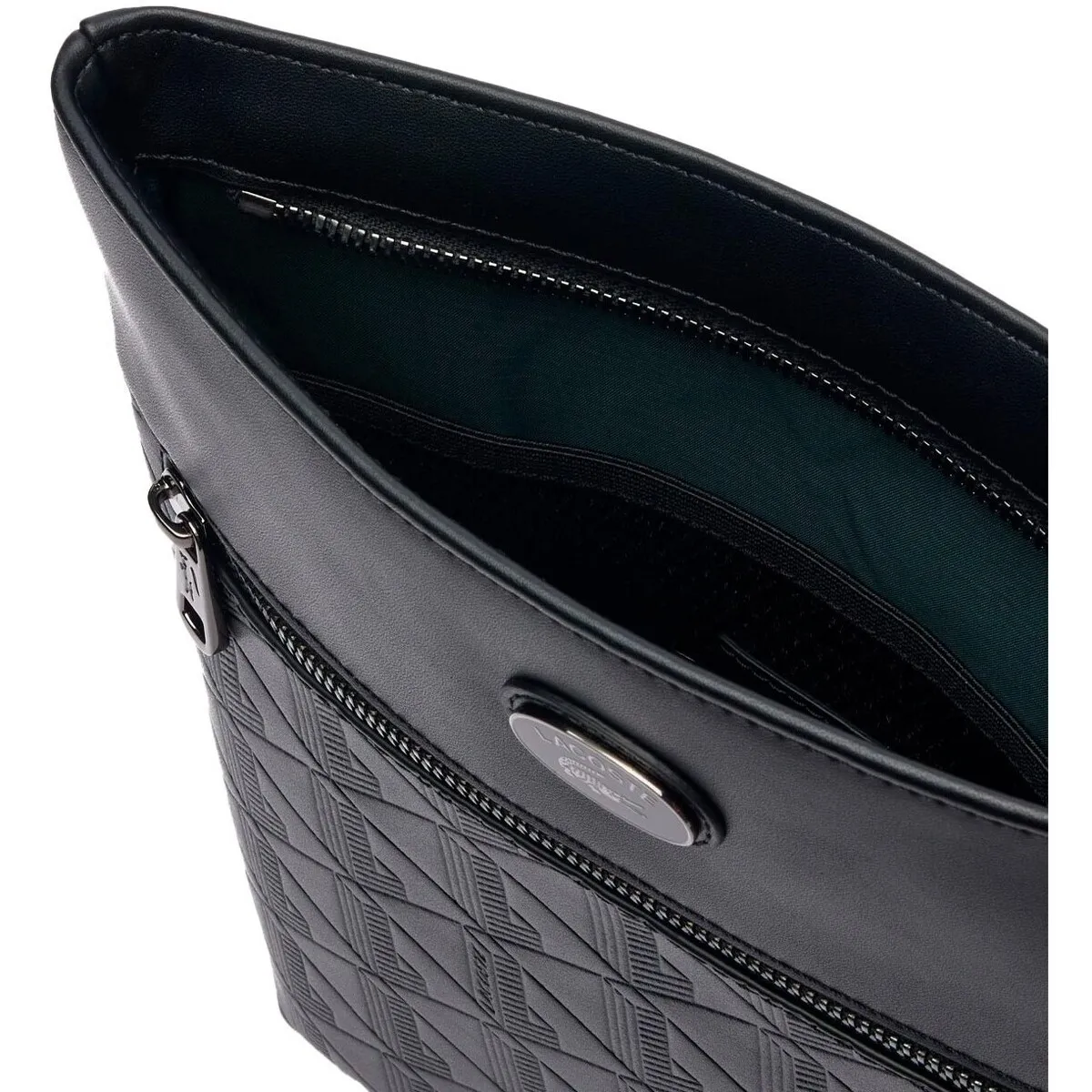  BOLSO CON ESTAMPADO EN RELIEVE Y LOGO