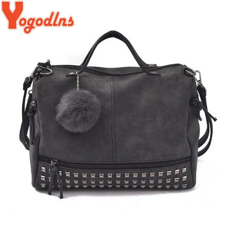 Bolso de cuero con remaches vintage