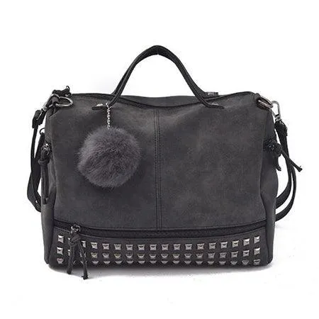 Bolso de cuero con remaches vintage