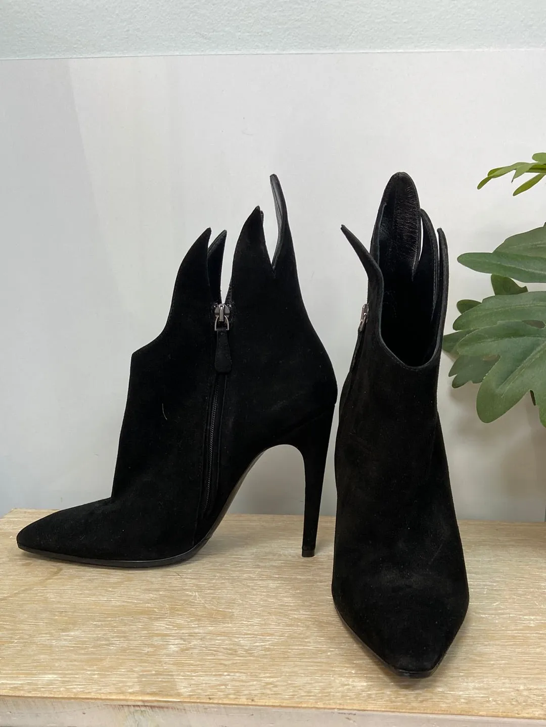 BOTTEGA VENETA.Botines efecto llama  T.39