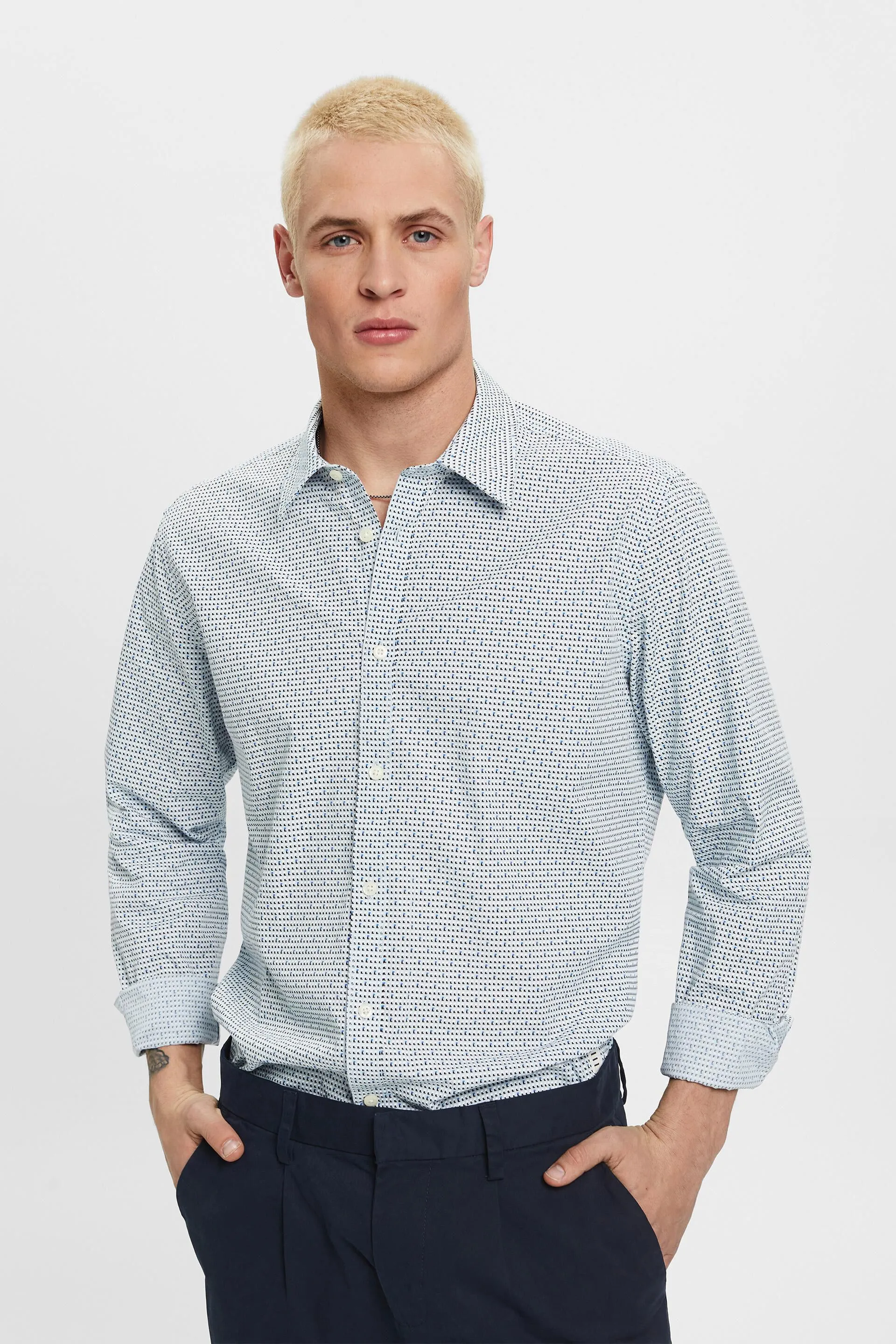 Camisa de corte ceñido con estampado allover