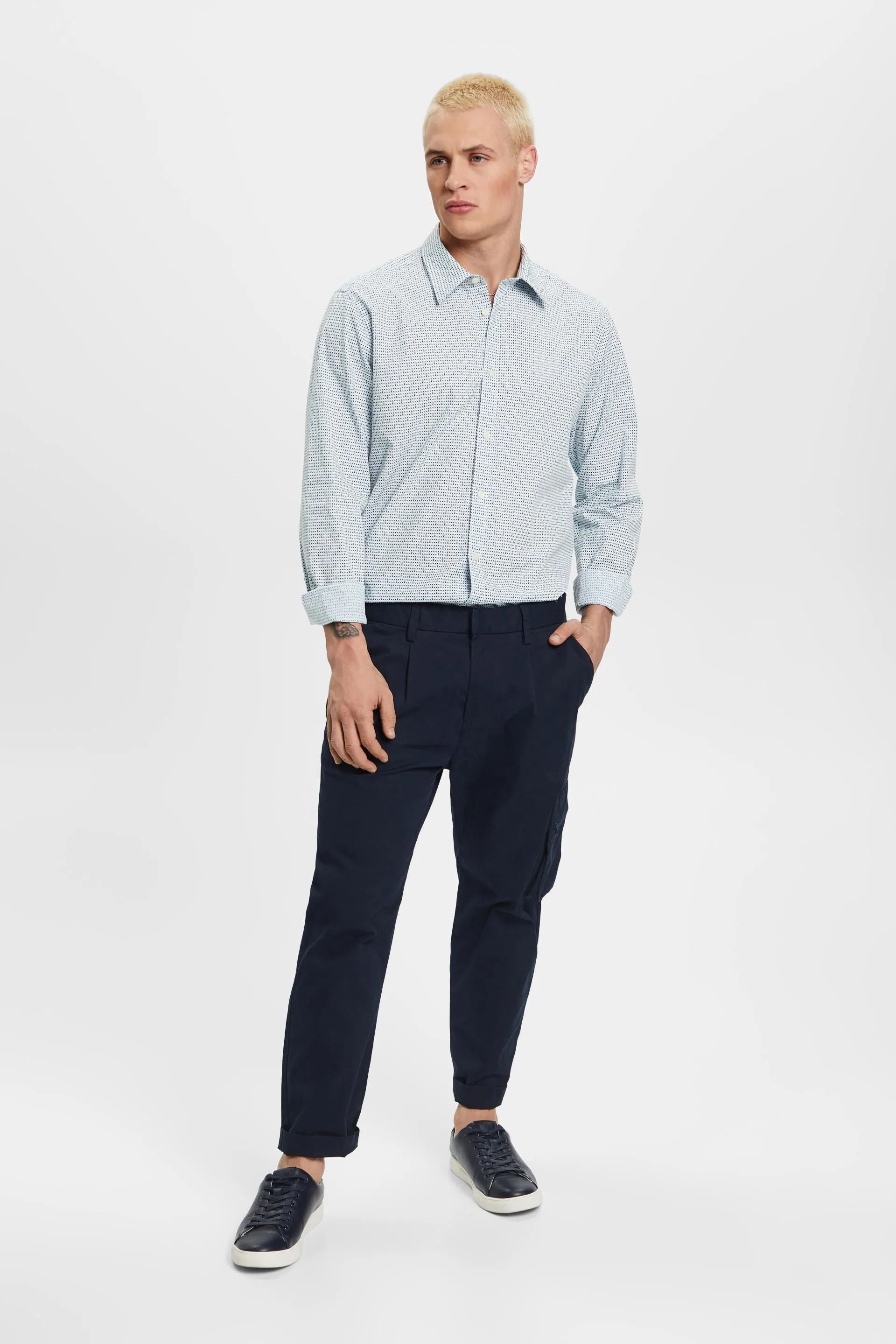 Camisa de corte ceñido con estampado allover