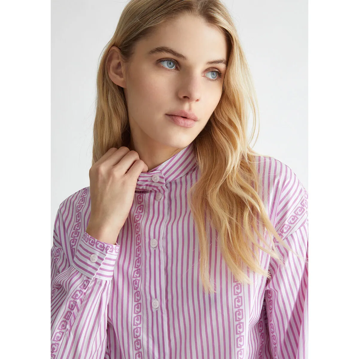 Camisa de popelina con strass
