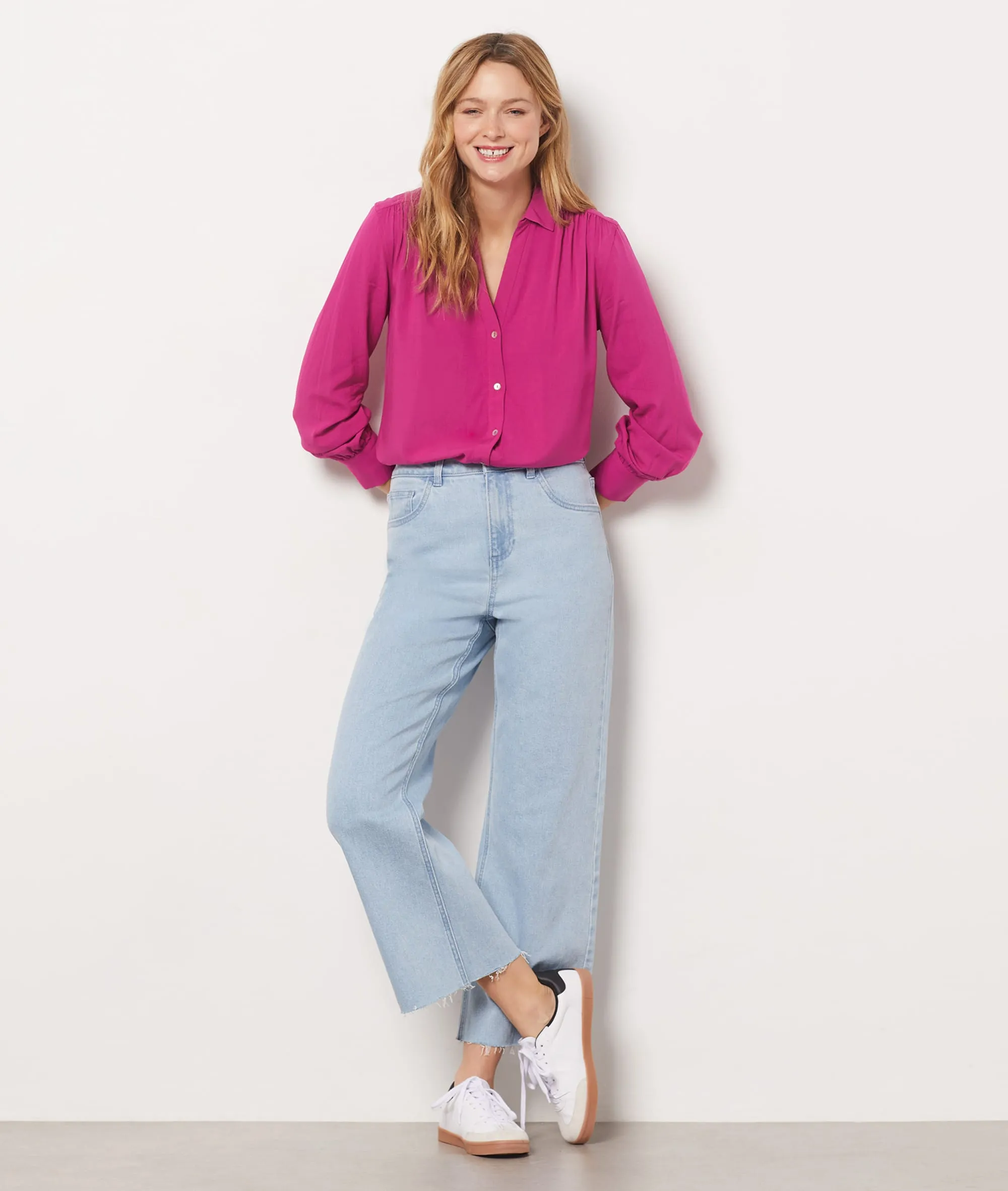 CAMISA ESCOTE V ESTAMPADO FLORAL ROLLYA CASSIS  ETAM