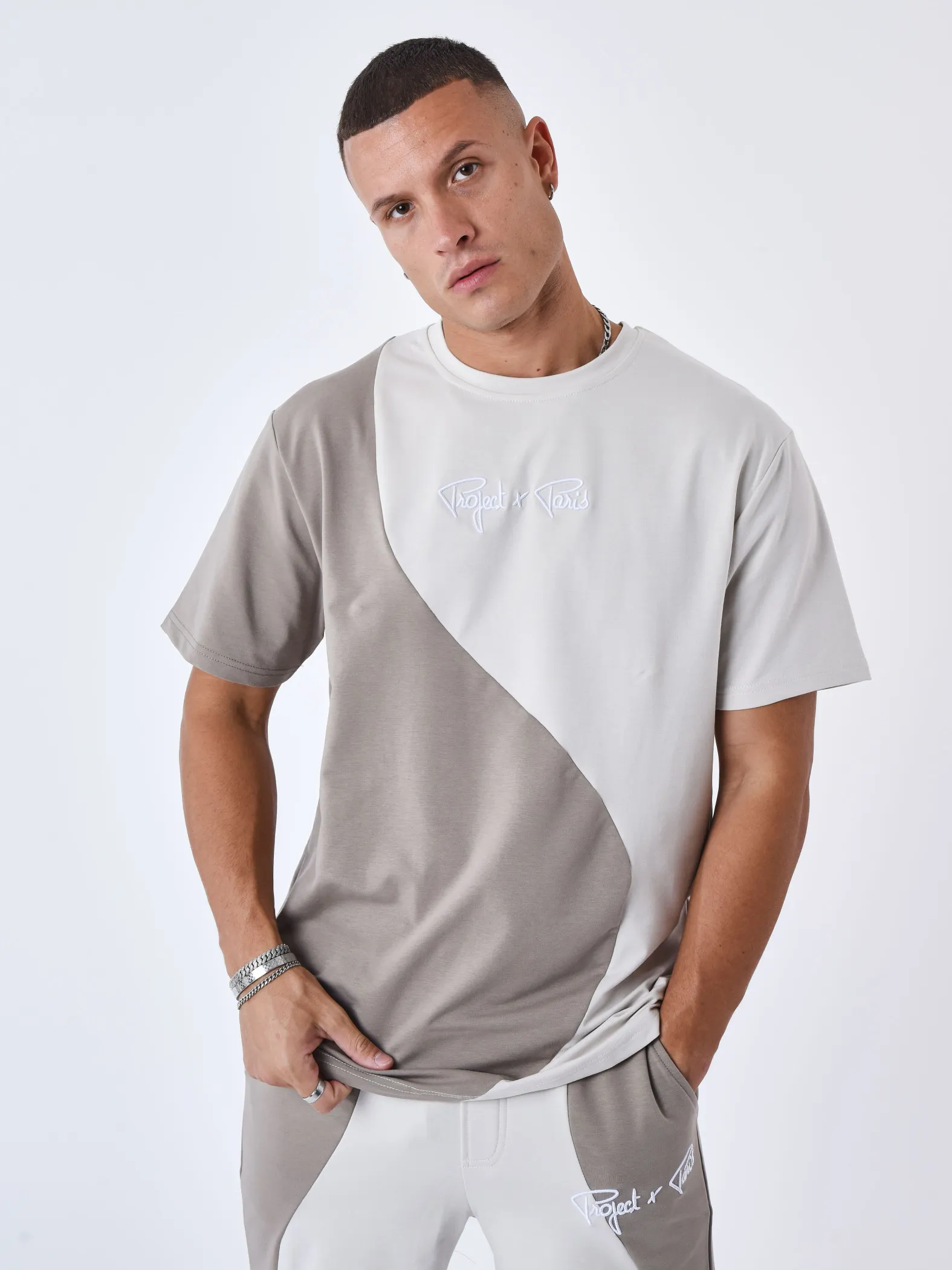 Camiseta bicolor con ondas