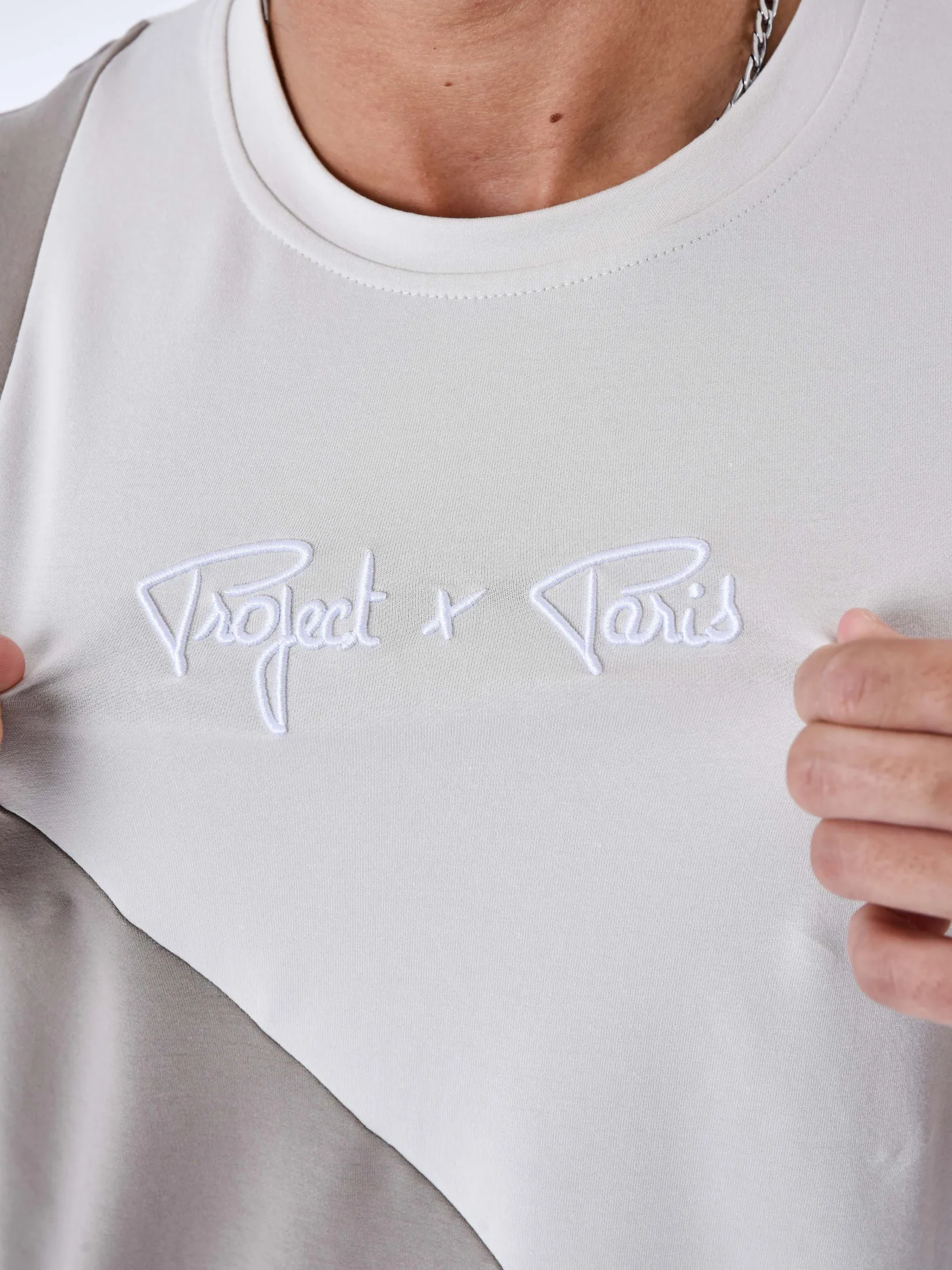 Camiseta bicolor con ondas