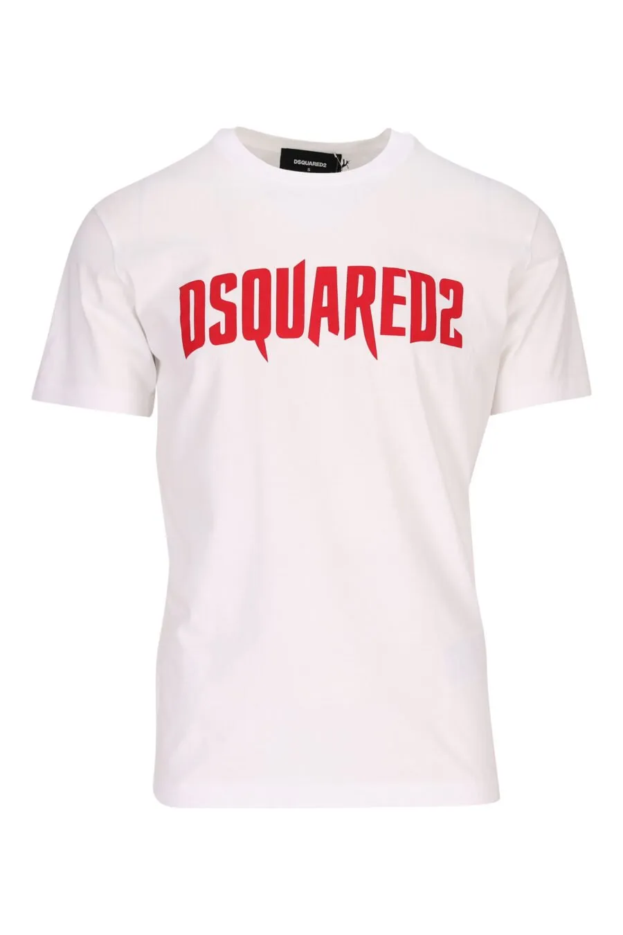 Camiseta blanca con maxilogo rojo gráfico