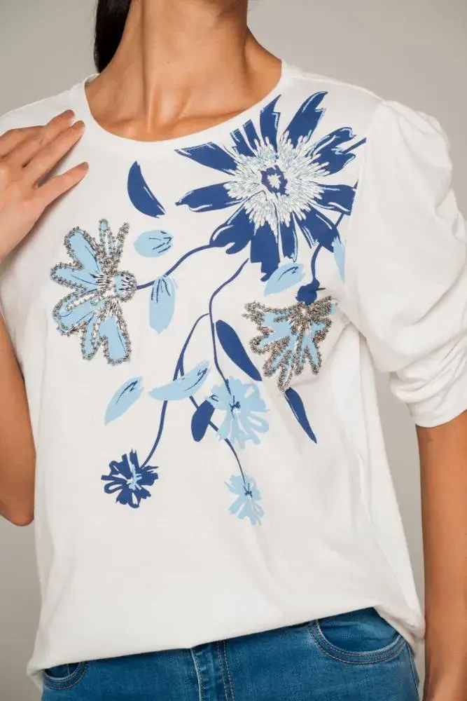 Camiseta bordada con manga corta estilo bombacho
