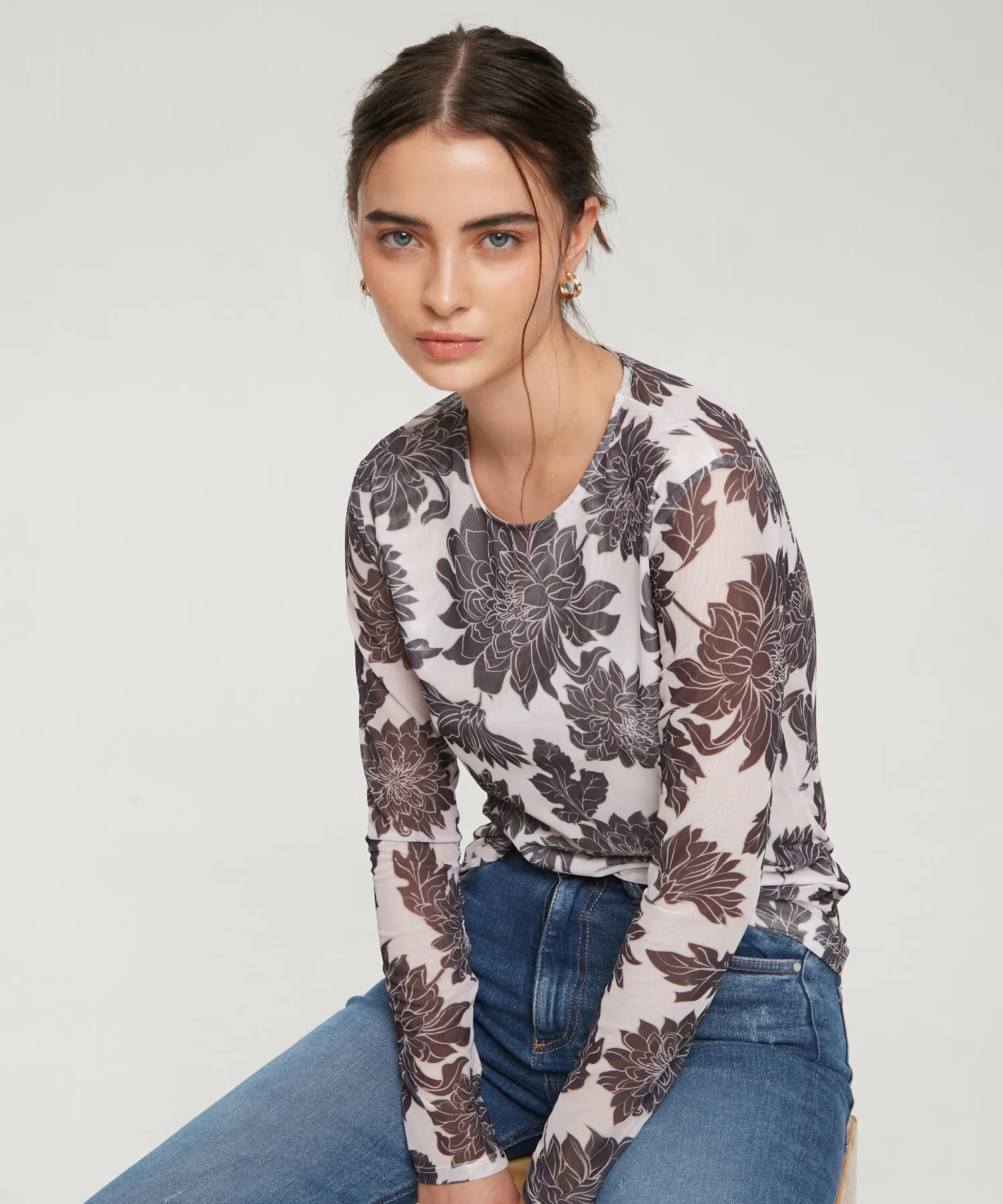 CAMISETA CON ESTAMPADO FLORAL