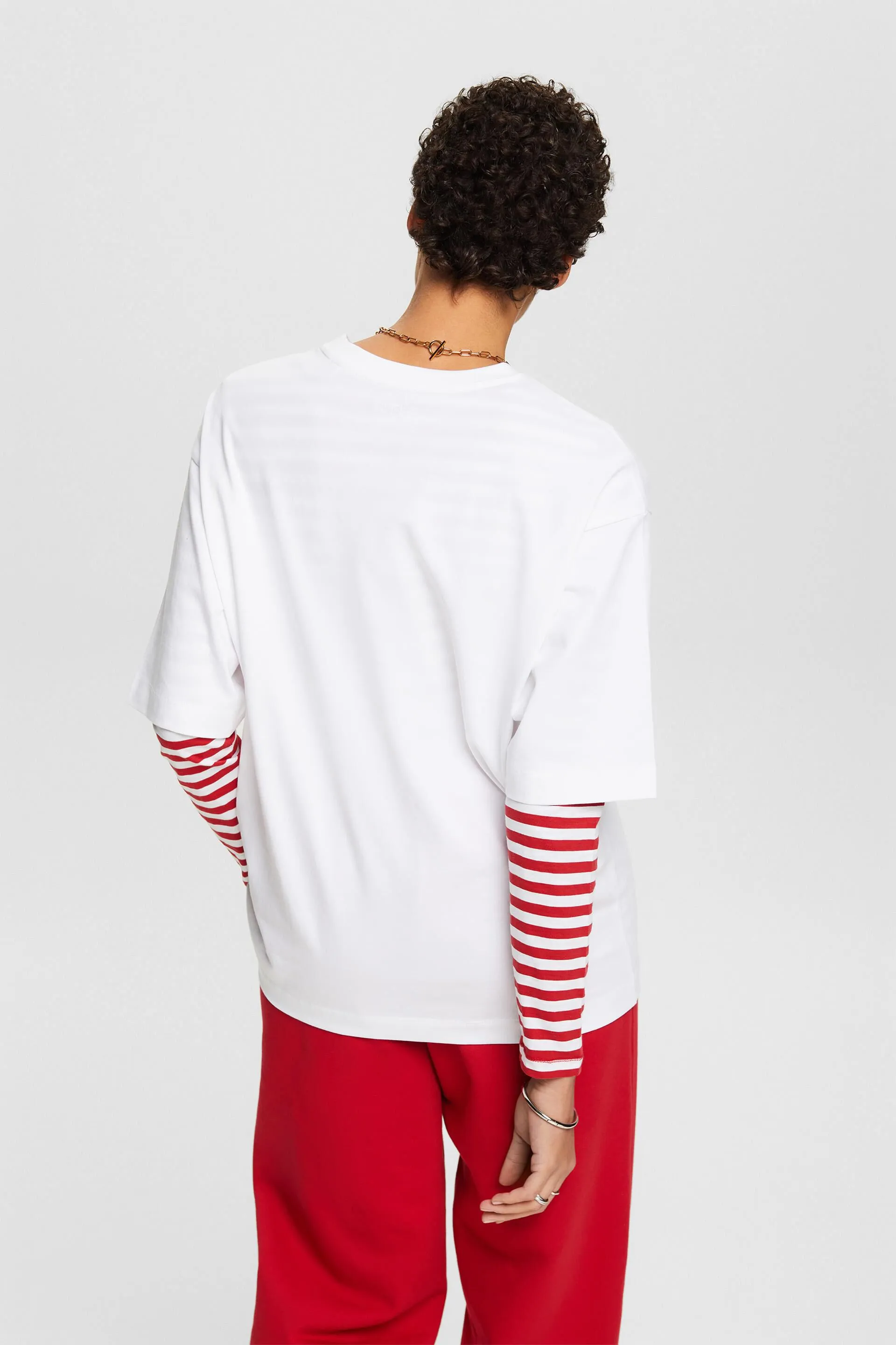 Camiseta de cuello redondo con logotipo