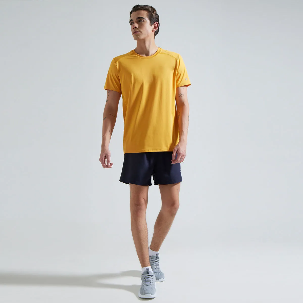 Camiseta Deportiva Con Cortes
