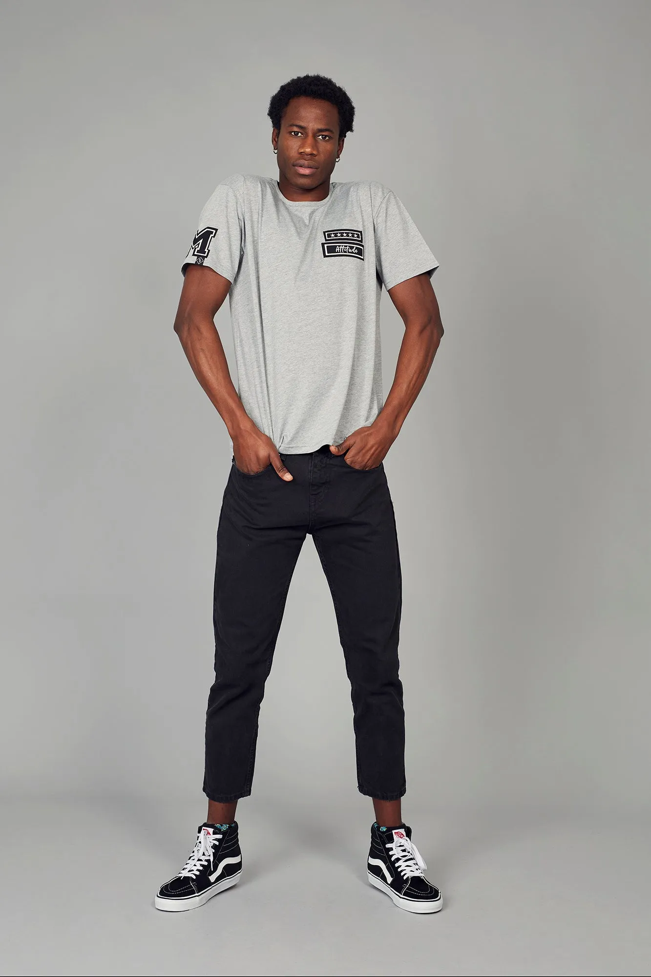 Camiseta HE gris ATTITUDE espalda redondeada
