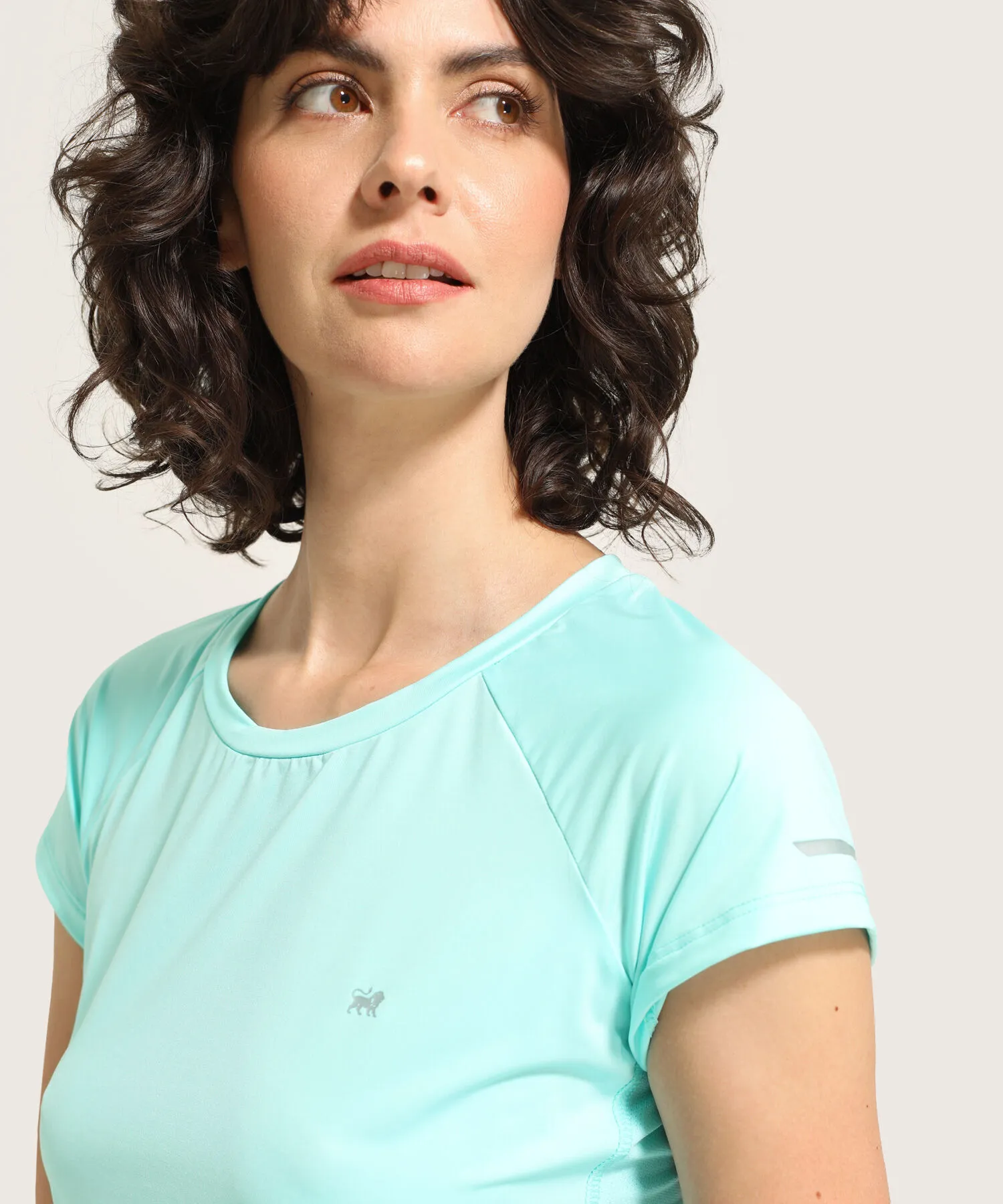 CAMISETA PARA MUJER, CUELLO EN V, MANGA CORTA, TEJIDO TIPO MALLA EN ESPALDA