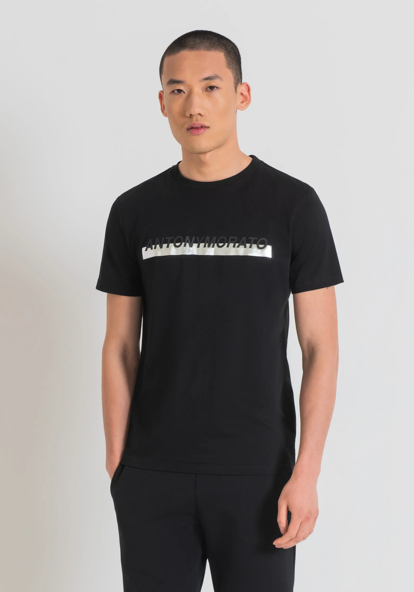 CAMISETA SLIM FIT DE ALGODÓN CON LOGOTIPO ESTAMPADO DE EFECTO ENGOMADO