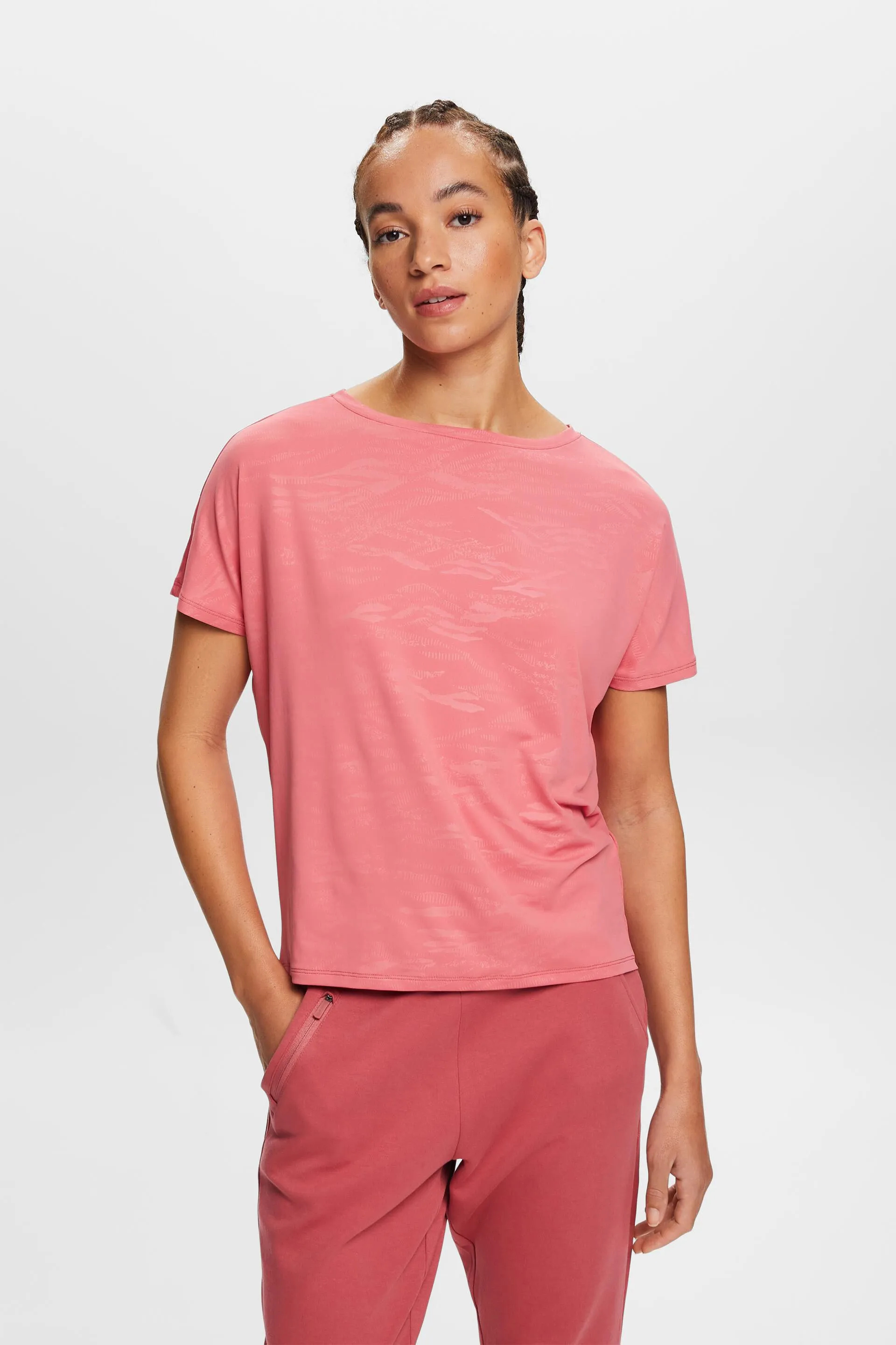 CAMISETA T&EACUTE;CNICA CON ESTAMPADO GRABADO, EDRY