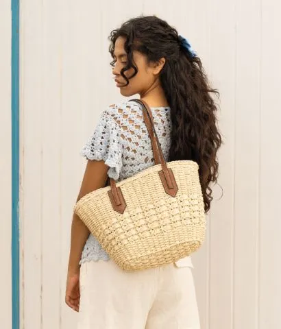 Capazo beige en rafia con cremallera