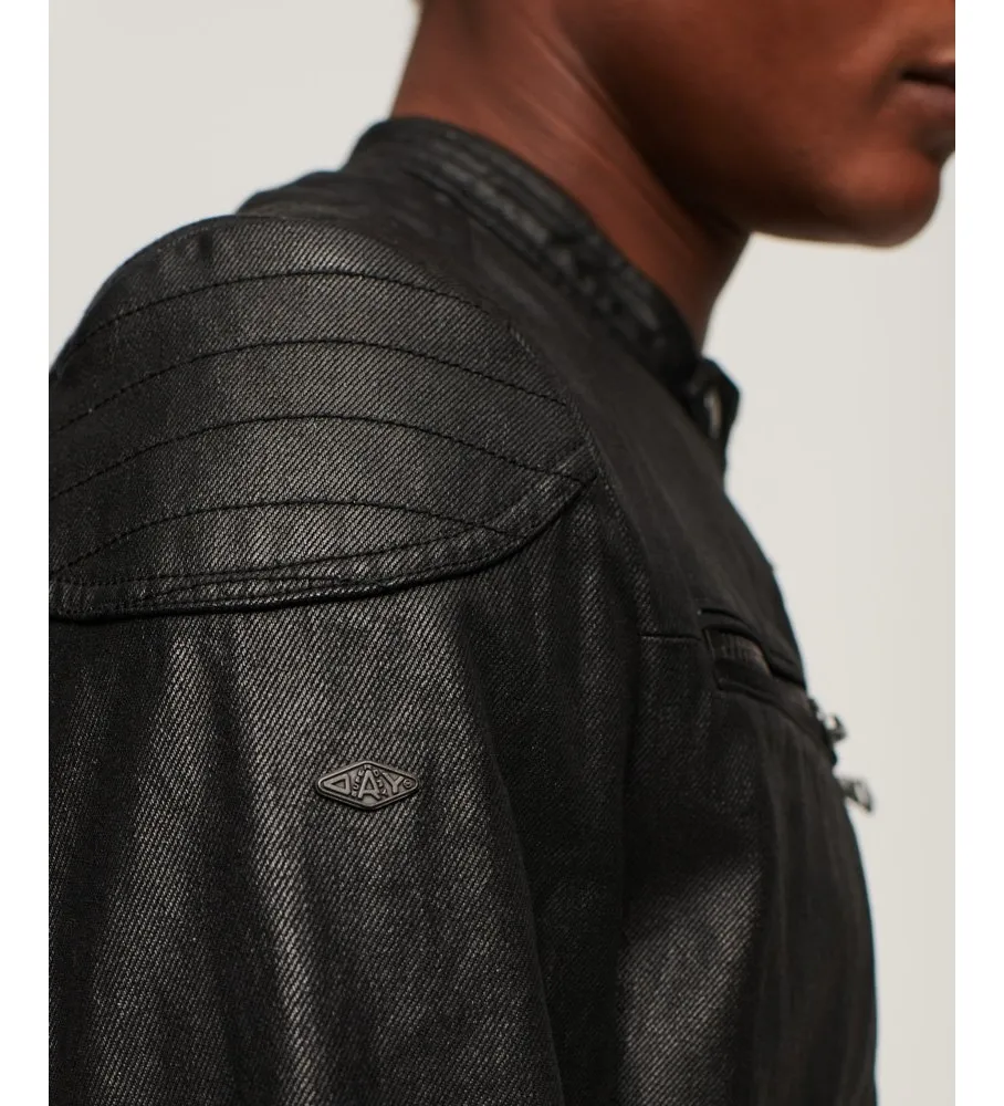 Cazadora vaquera de estilo motero con revestimiento y logotipo negro