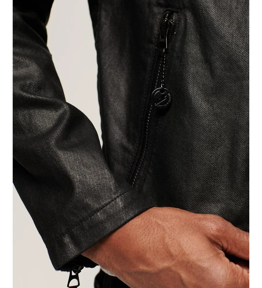 Cazadora vaquera de estilo motero con revestimiento y logotipo negro