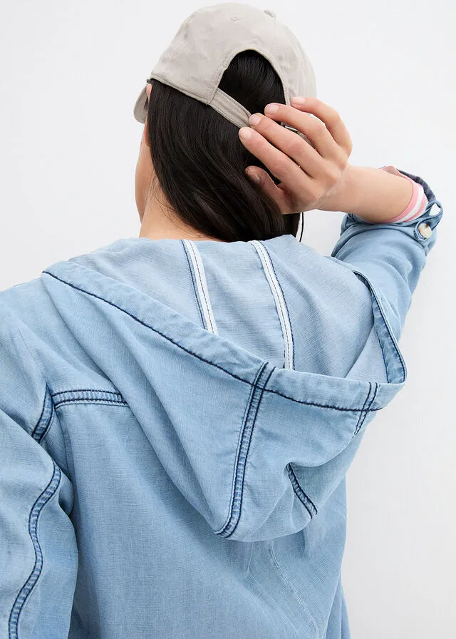 Chaqueta estilo camisa azul claro denim
