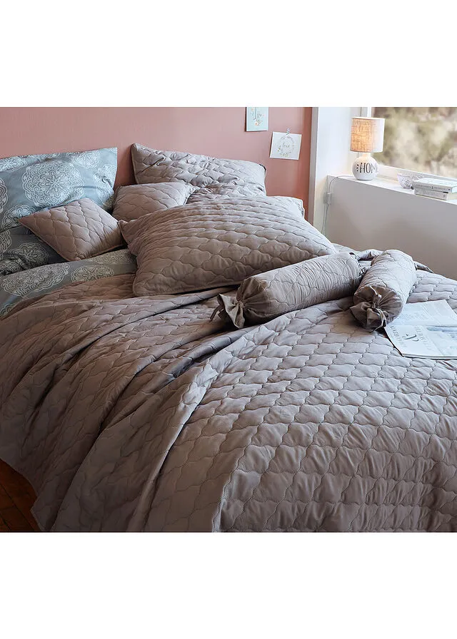 Colcha con acolchado taupe