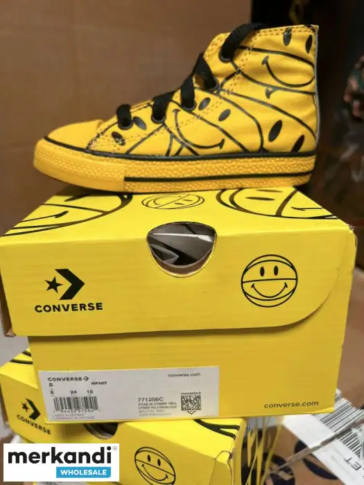 COLECCIóN MAYORISTA DE CONVERSE: PALETA DE ZAPATILLAS SURTIDAS DE 100 PARES  NUEVO EN CAJAS CON GAMA DE TAMAñOS COMPLETOS
