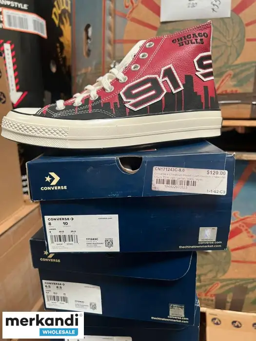 COLECCIóN MAYORISTA DE CONVERSE: PALETA DE ZAPATILLAS SURTIDAS DE 100 PARES  NUEVO EN CAJAS CON GAMA DE TAMAñOS COMPLETOS