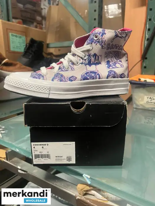 COLECCIóN MAYORISTA DE CONVERSE: PALETA DE ZAPATILLAS SURTIDAS DE 100 PARES  NUEVO EN CAJAS CON GAMA DE TAMAñOS COMPLETOS