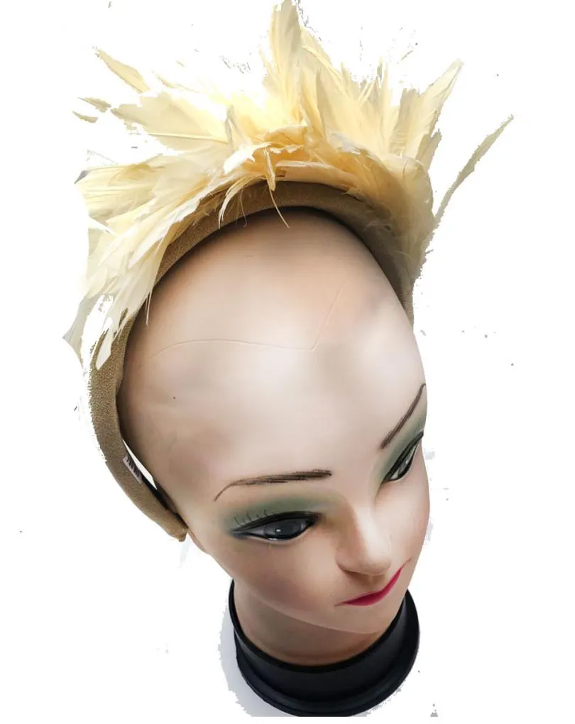 DIADEMAS BEIGE CON PLUMAS PARA SER LA INVITADA PERFECTA