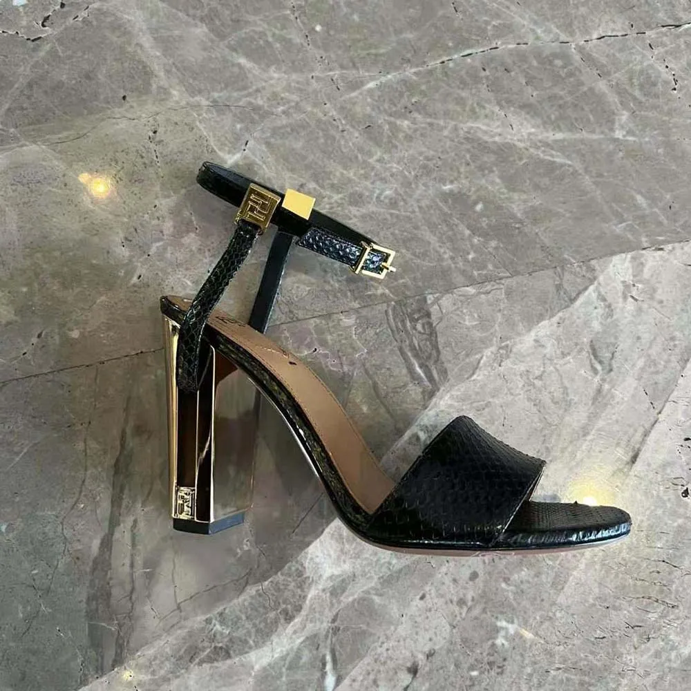 Fendi Mujer Sandalias De Tacón Alto Delfina Karung Negro