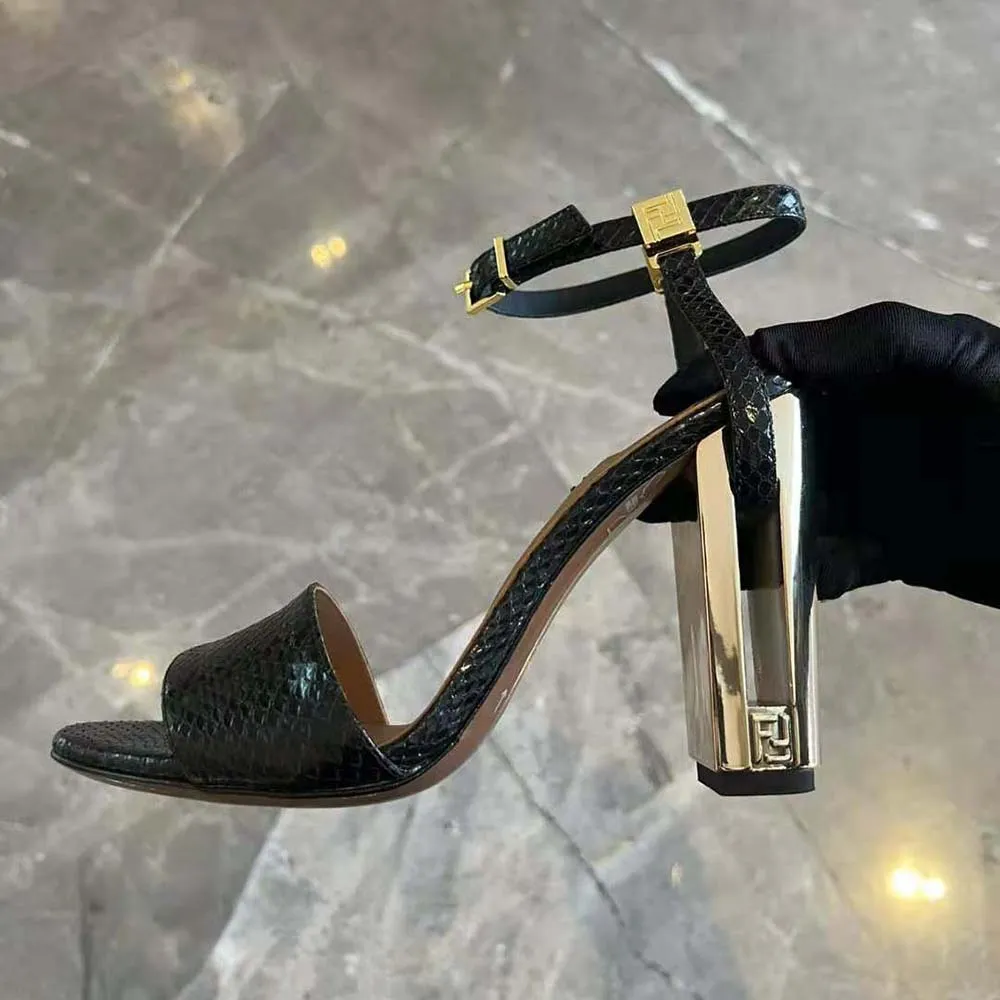 Fendi Mujer Sandalias De Tacón Alto Delfina Karung Negro