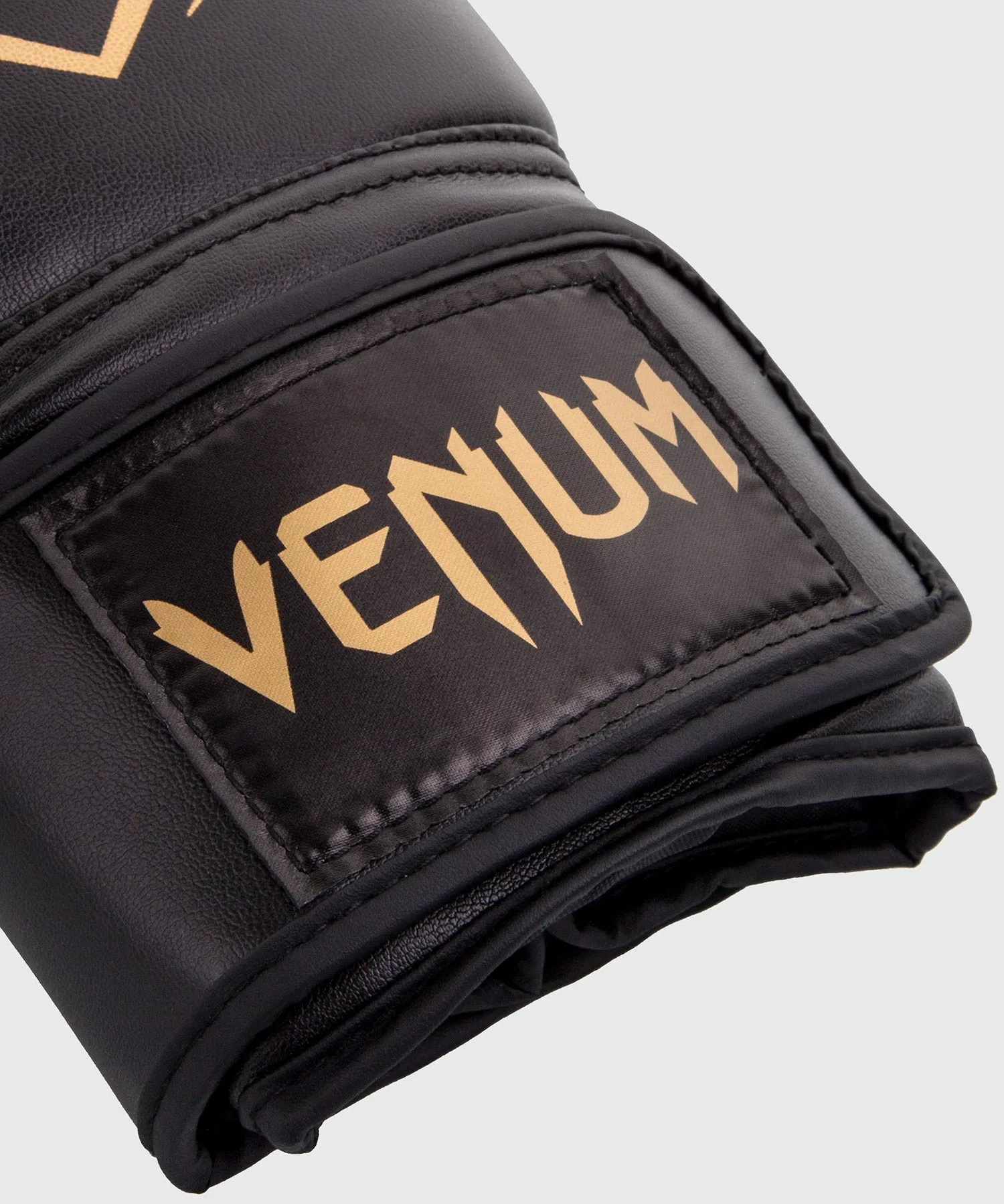 GUANTES DE BOXEO DE COMPETICIóN VENUM   NEGRO/GOLD
