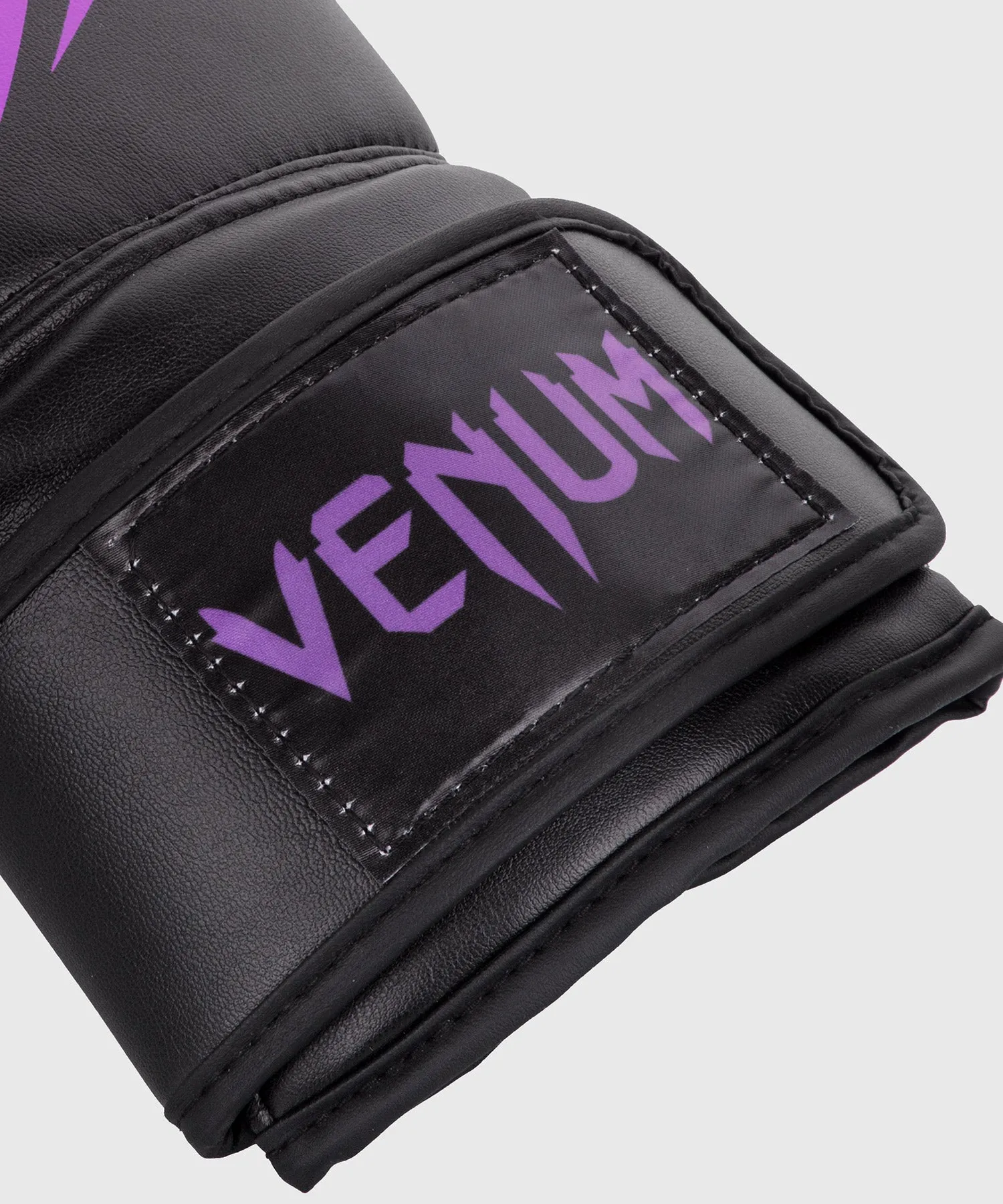 GUANTES DE BOXEO DE COMPETICIóN VENUM  NEGRO/PURPLE
