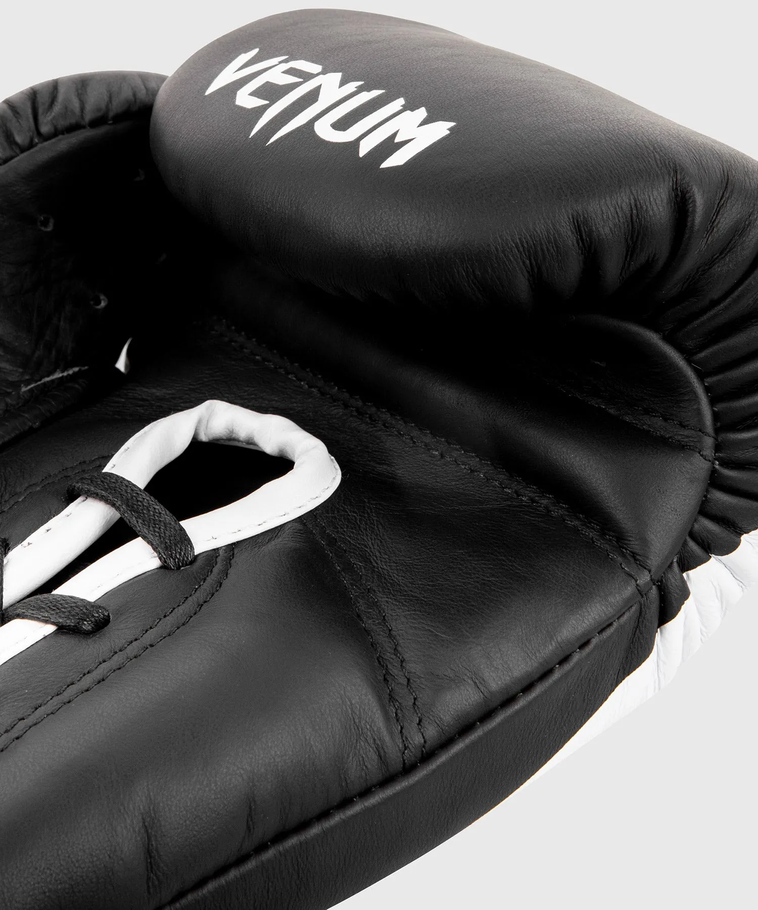 Guantes de Boxeo profesional Venum Giant 2.0  – cordones