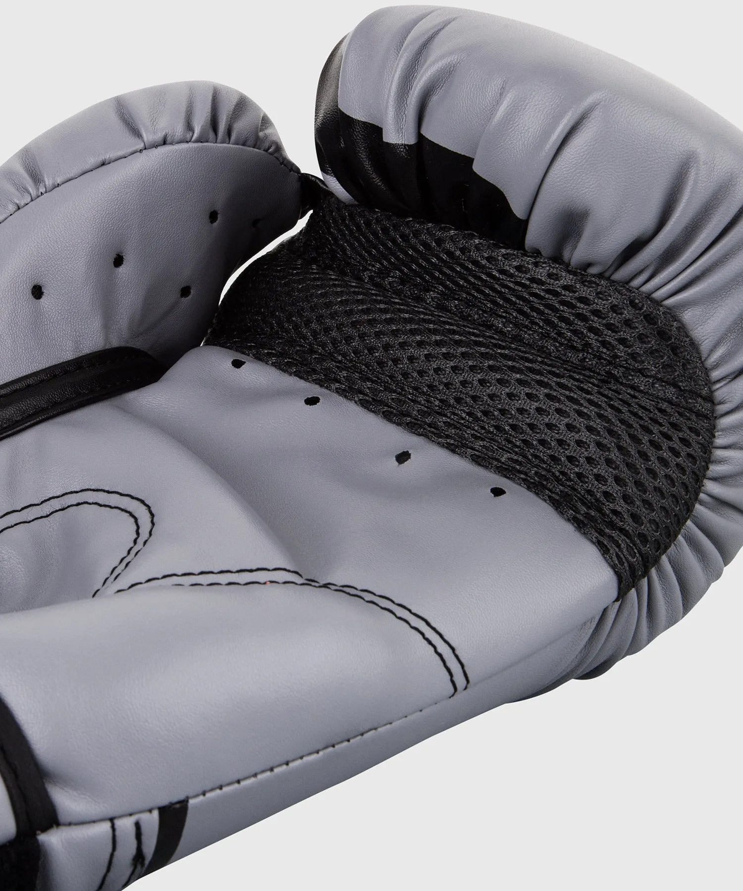 GUANTES DE BOXEO VENUM CHALLENGER 2.0  GRIS/NEGRO