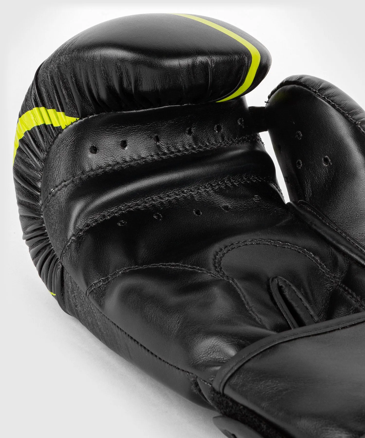 GUANTES DE BOXEO VENUM CONTENDER 1.2  NEGRO/AMARILLO