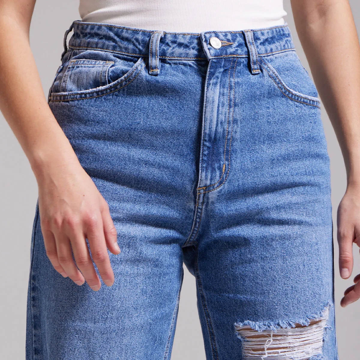 Jean Tipo Culotte Con Rotos