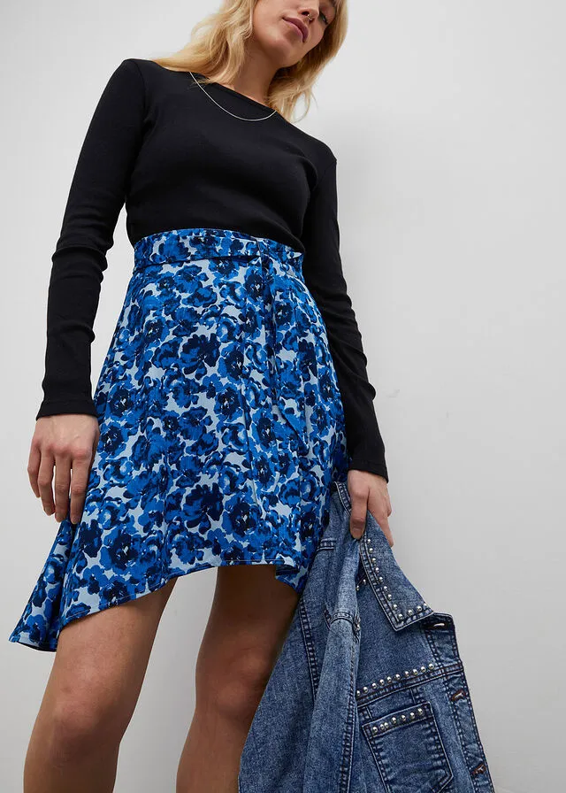 Minifalda azur con flores