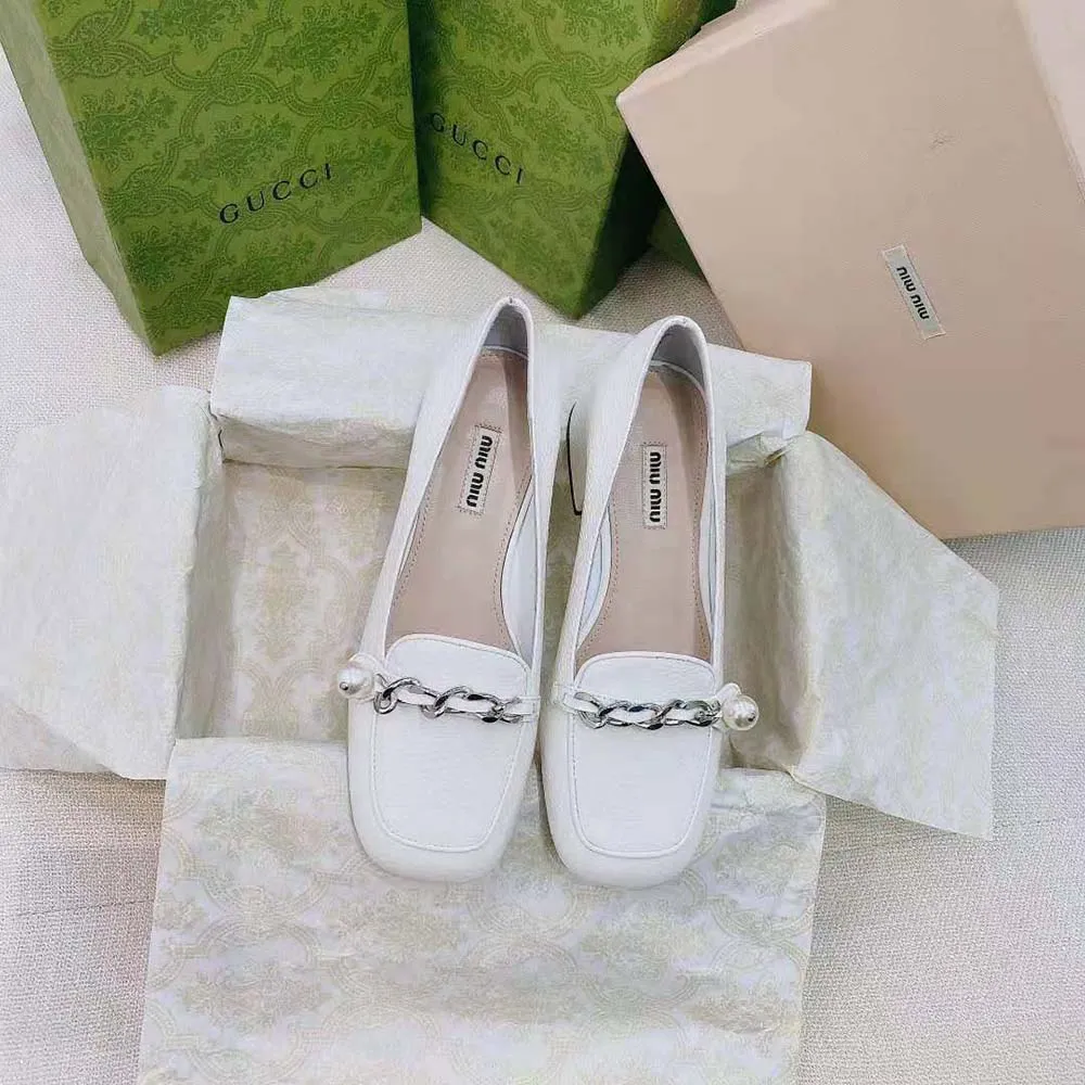 MIU MIU MOCASINES MUJER CHAROL TACóN 35MMBLANCO