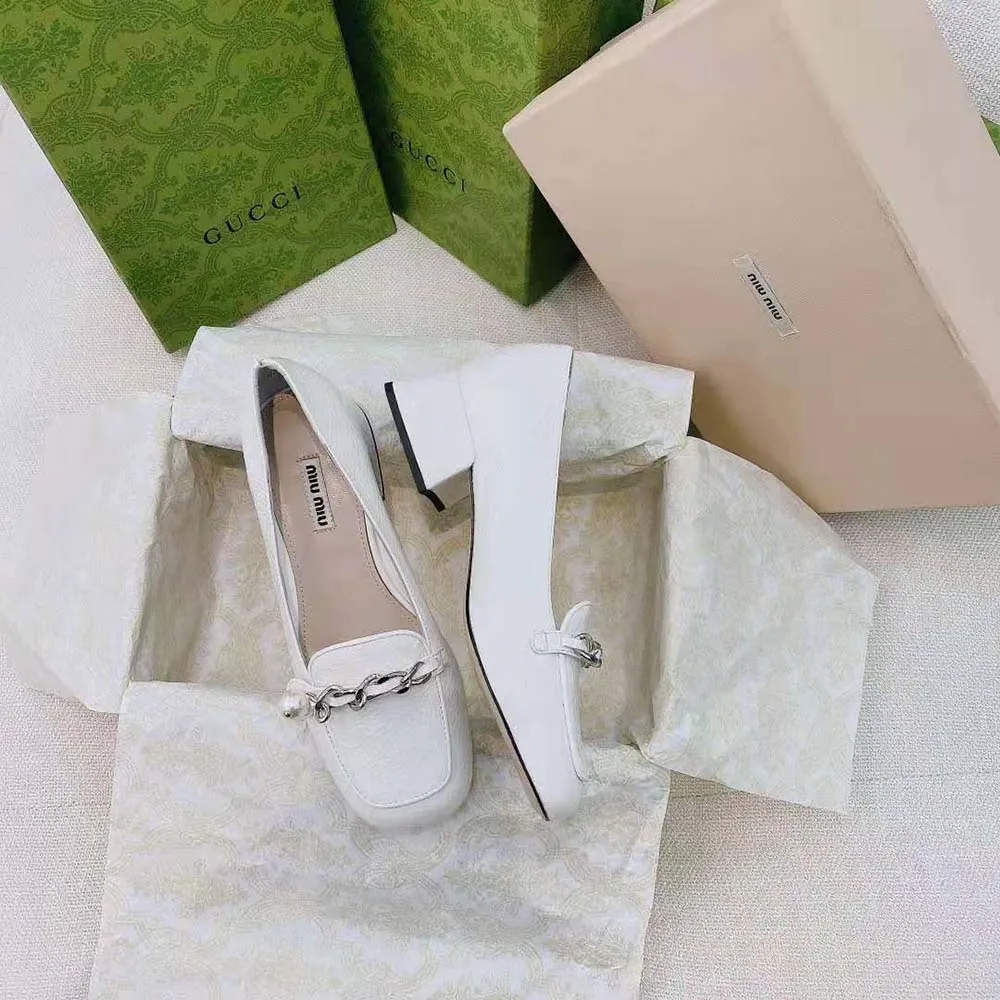 MIU MIU MOCASINES MUJER CHAROL TACóN 35MMBLANCO