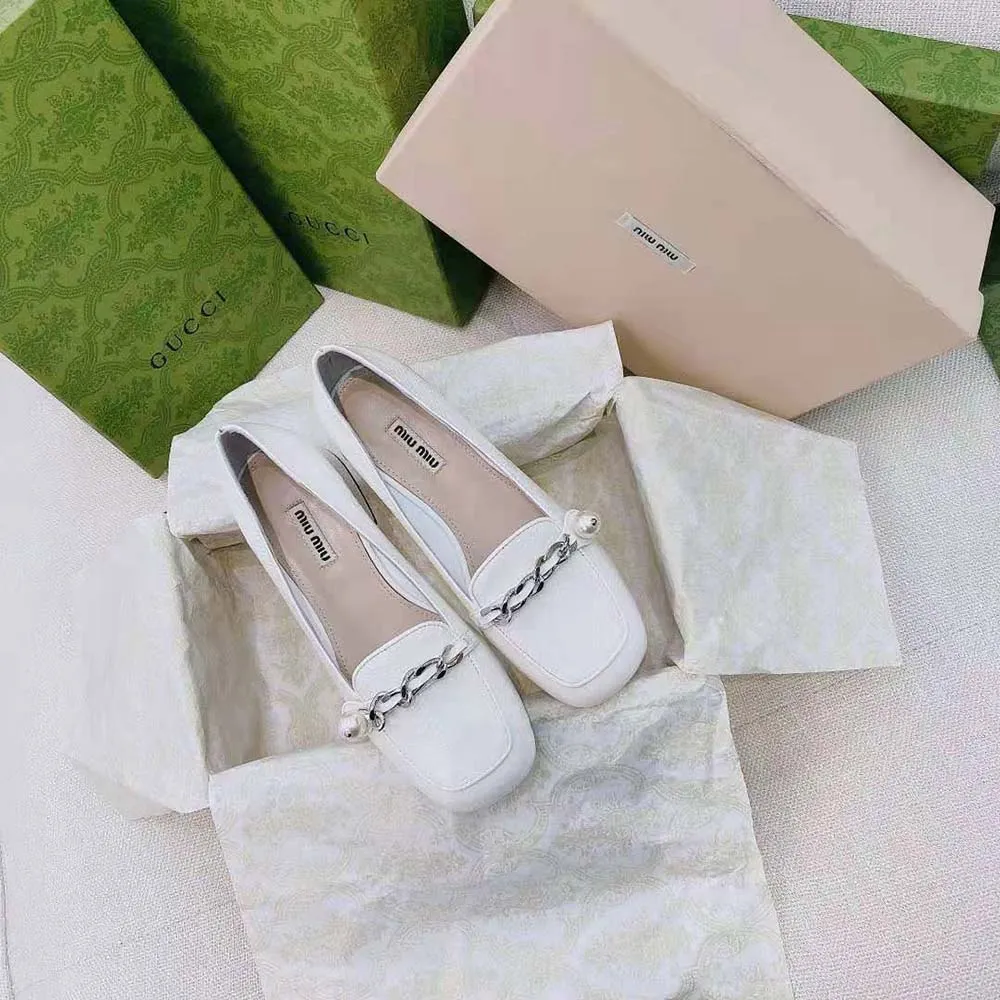 MIU MIU MOCASINES MUJER CHAROL TACóN 35MMBLANCO