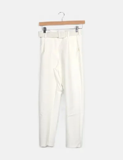 MUSE Pantalón blanco detalle cinturón
