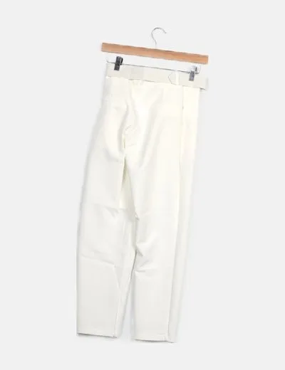 MUSE Pantalón blanco detalle cinturón
