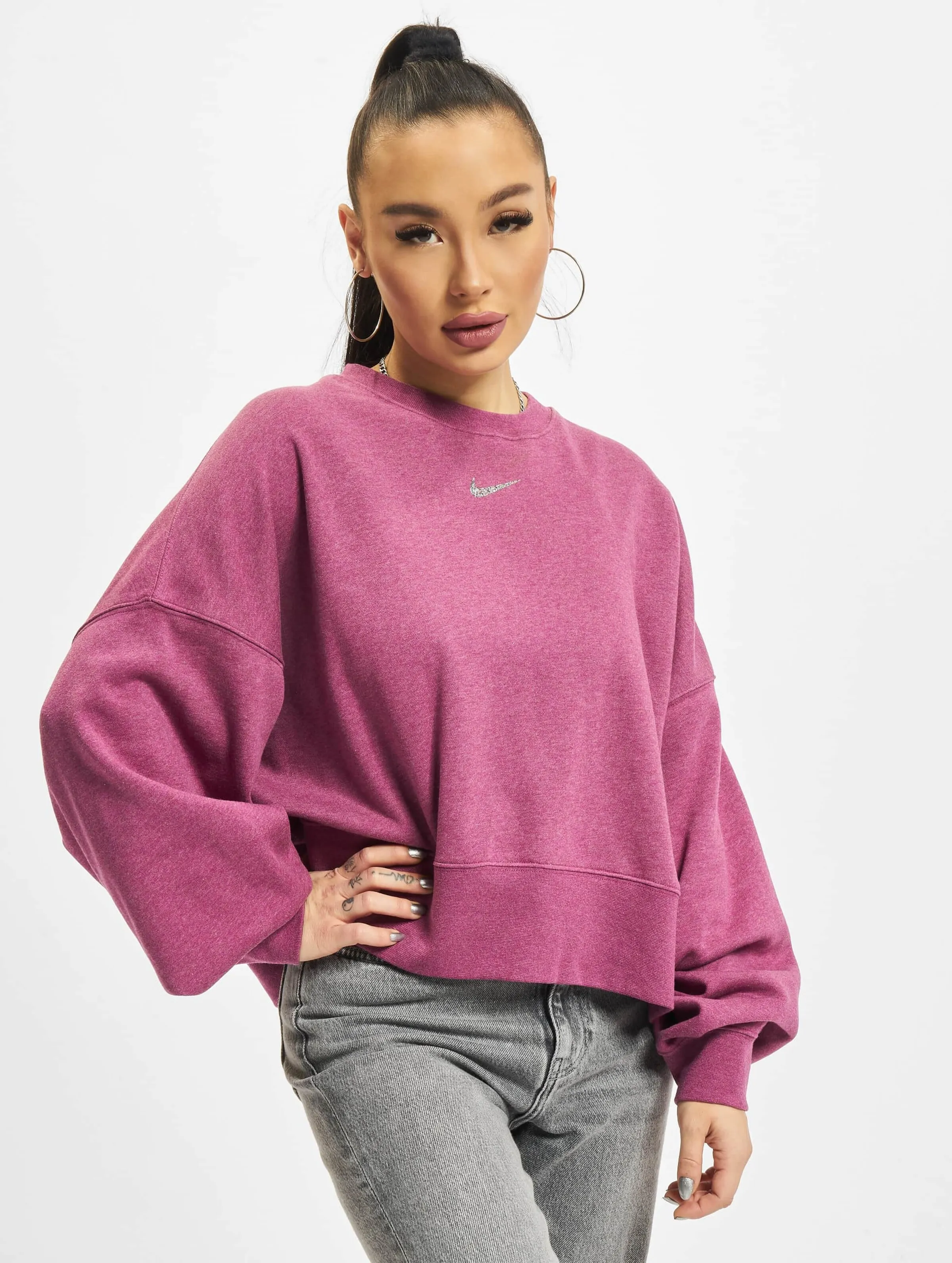 Nike Essentials Fleece Crew Collection