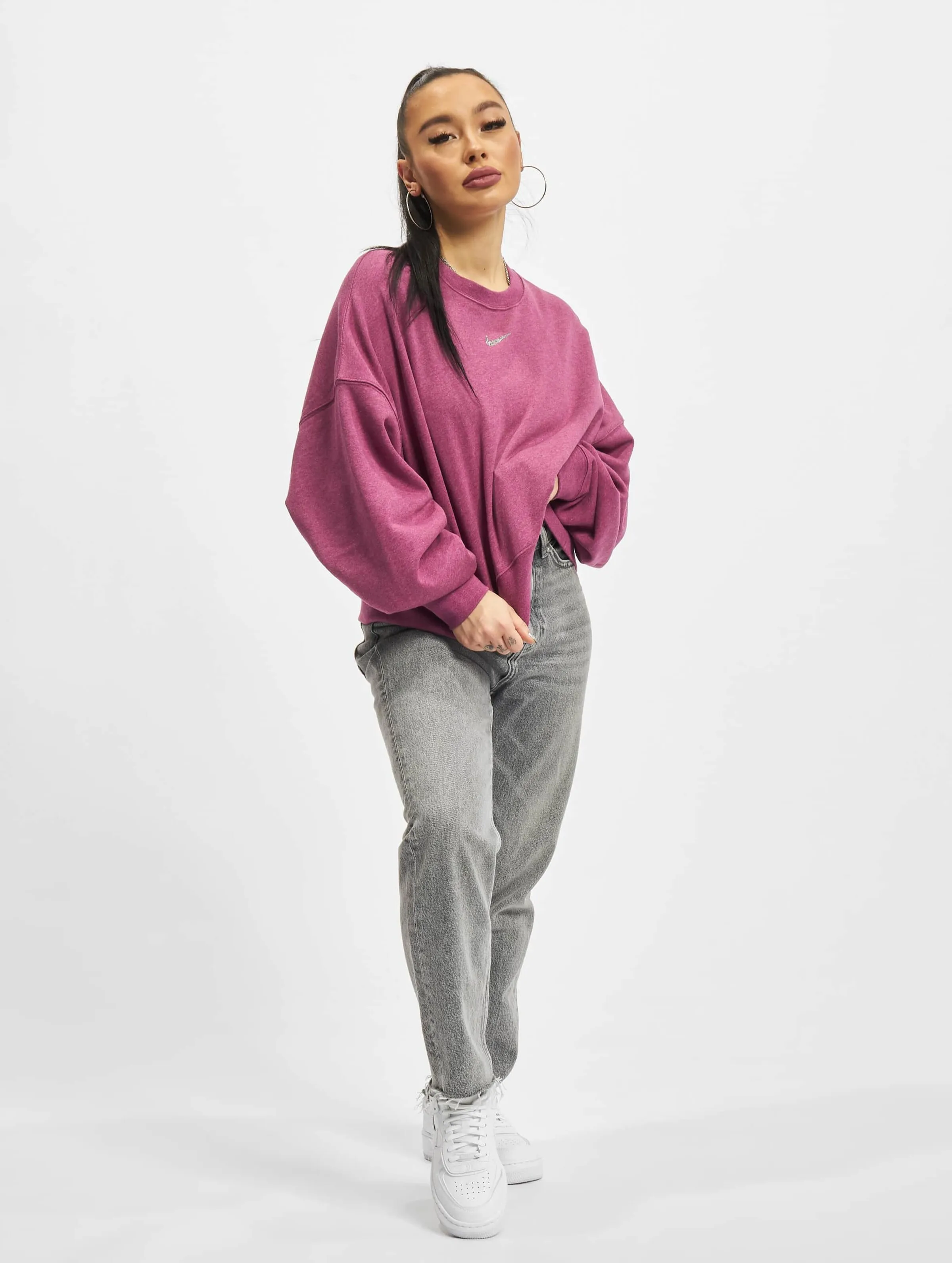 Nike Essentials Fleece Crew Collection