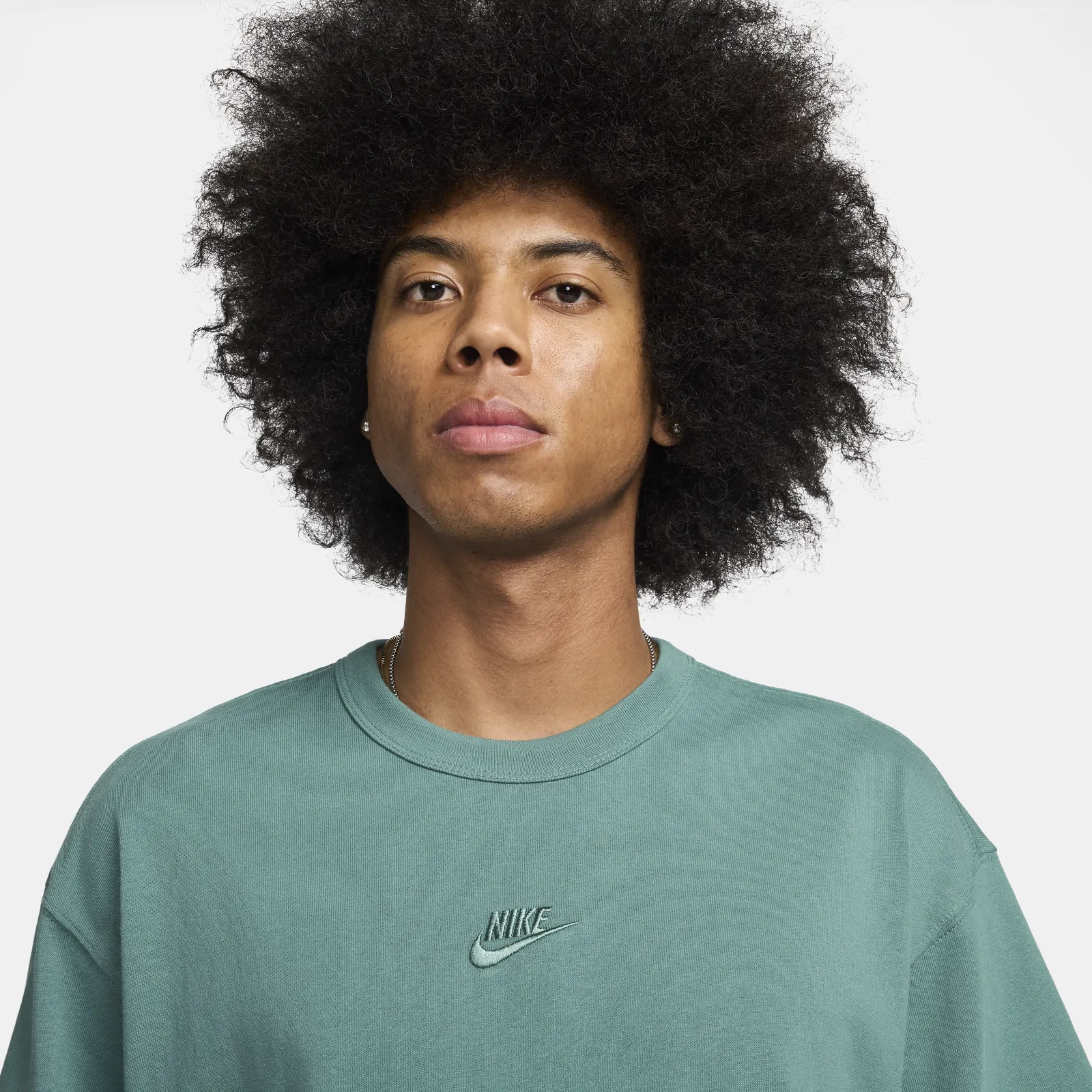 Nike Sportswear Premium Essentials