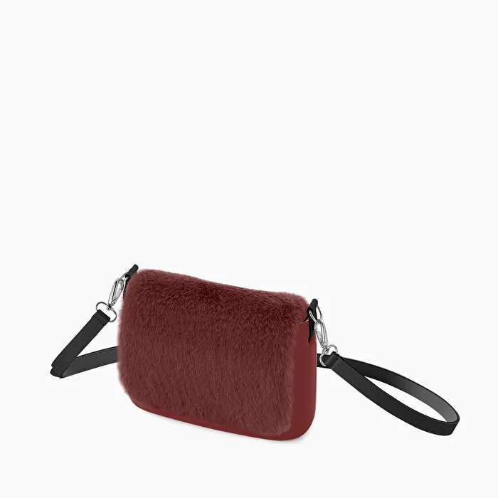 O pocket rojo rubì pelo sintético