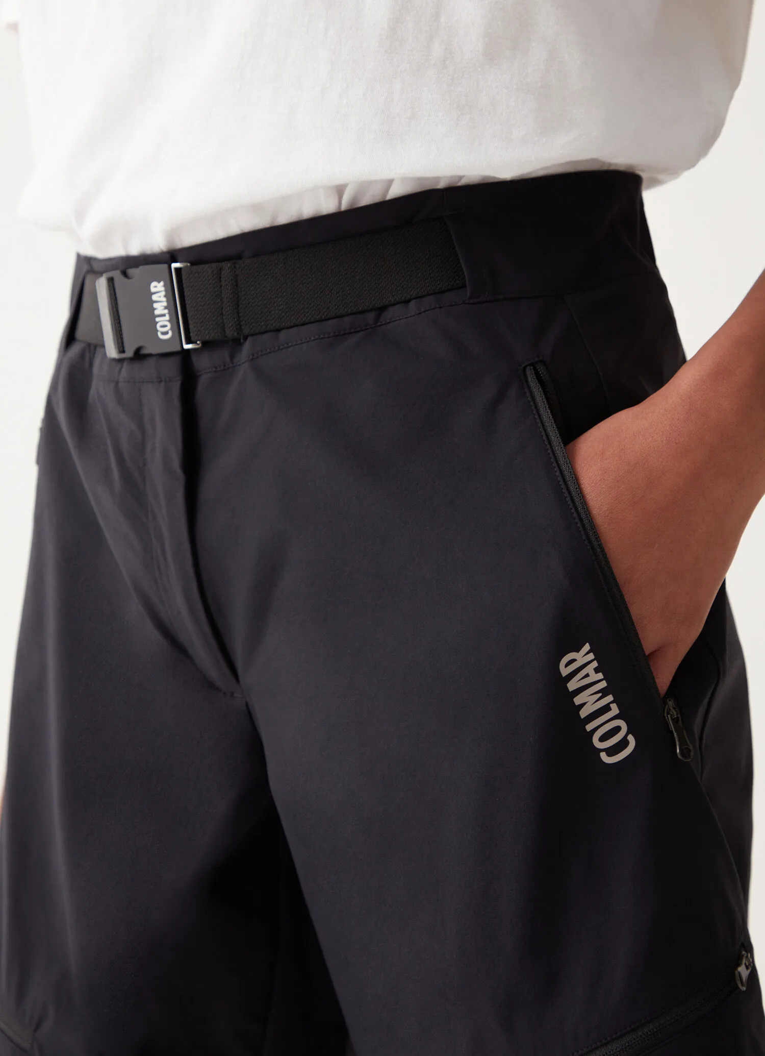 Pantalón corto multibolsillos con cremallera